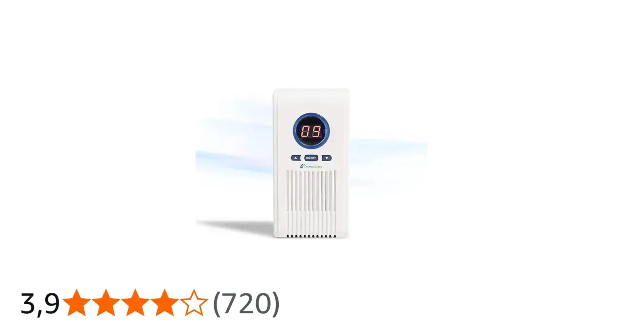 Dispositivo blanco para limpieza con ozono, con pantalla digital y botones.