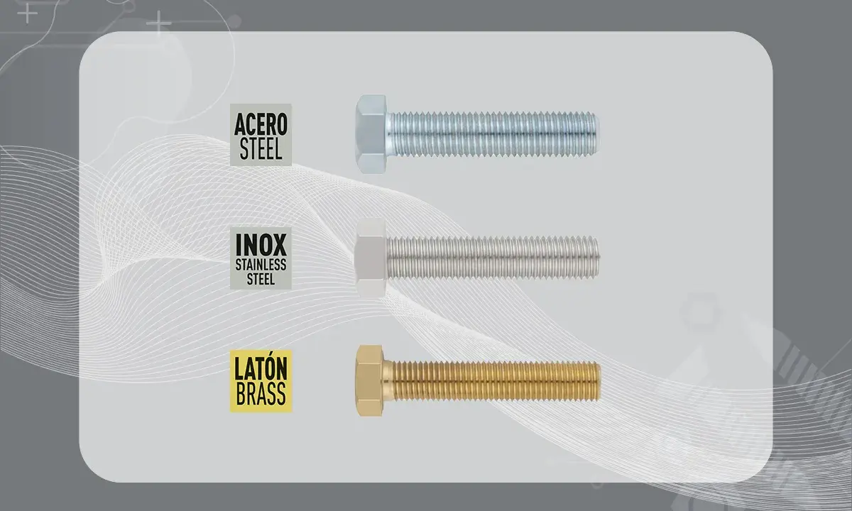 Tres tipos de tornillos: acero, inox y latón. Cada uno con su etiqueta identificativa.