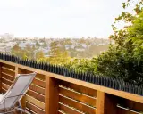 Disfruta de tu terraza sin palomas. Estos pinchos son una solución efectiva para saber como ahuyentar palomas y mantenerlas alejadas de tu hogar.