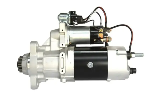 Motor de arranque con engranaje y solenoide. Las escobillas de un motor son esenciales para la transferencia de corriente al rotor.